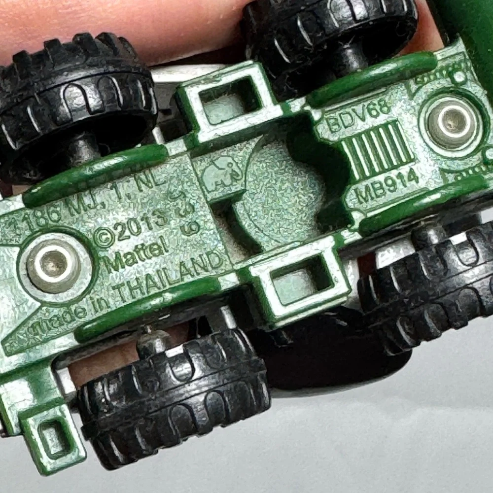 Matchbox 2013 Ground Grabber Adventure Truck‎ - White and Green